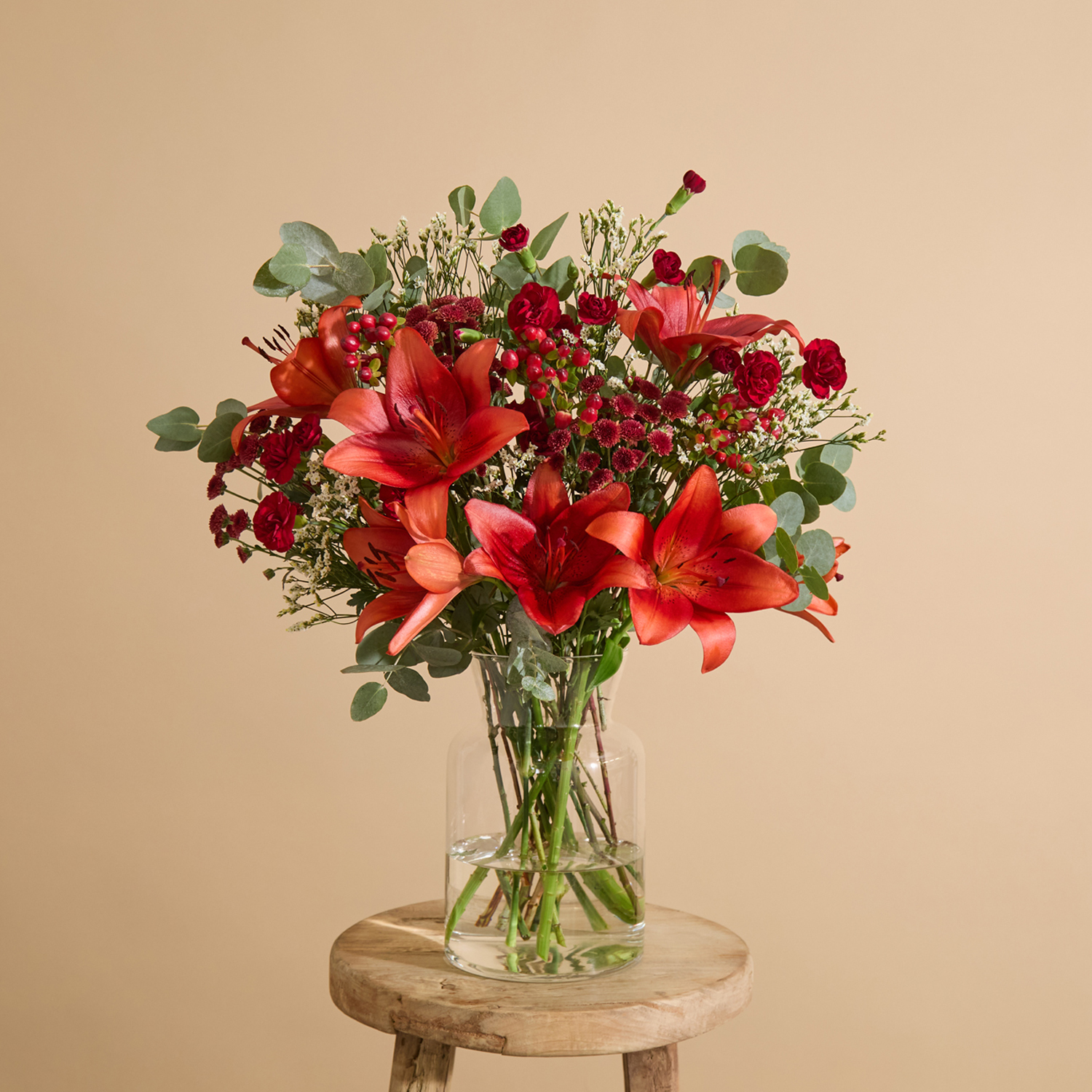 Black Friday Flower bouquet with red roses and green highlights | Send flowers online | Lace Letters | size: classic
