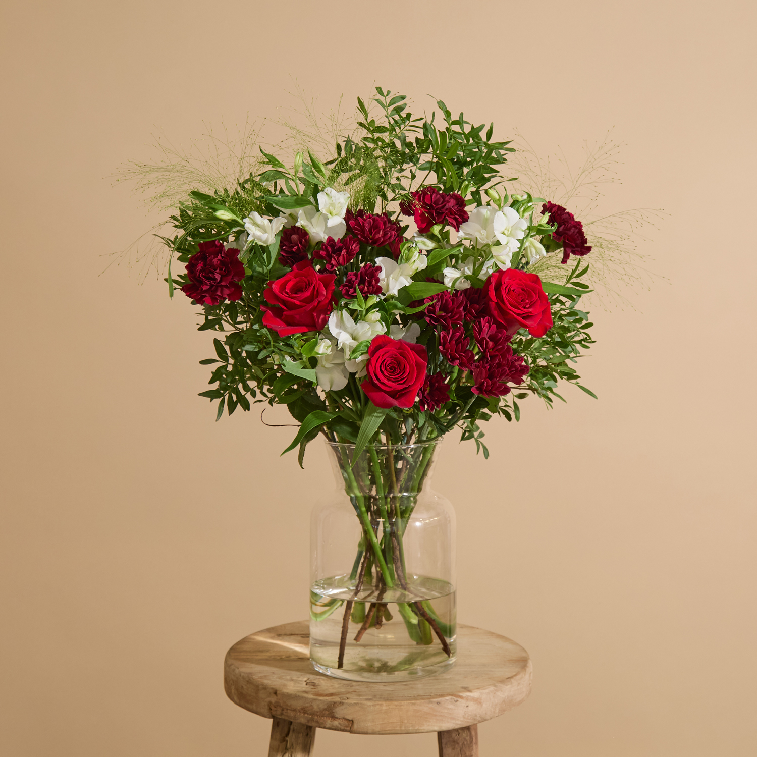 Black Friday Flower bouquet with red roses, carnations and alstroemeria | Send flowers online | Cascading Chimes | size: classic