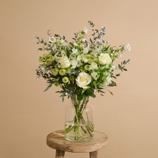 Black Friday Flower bouquet with white alstroemeria and campanula | Send flowers online | Sun-washed Parchment | size: classic