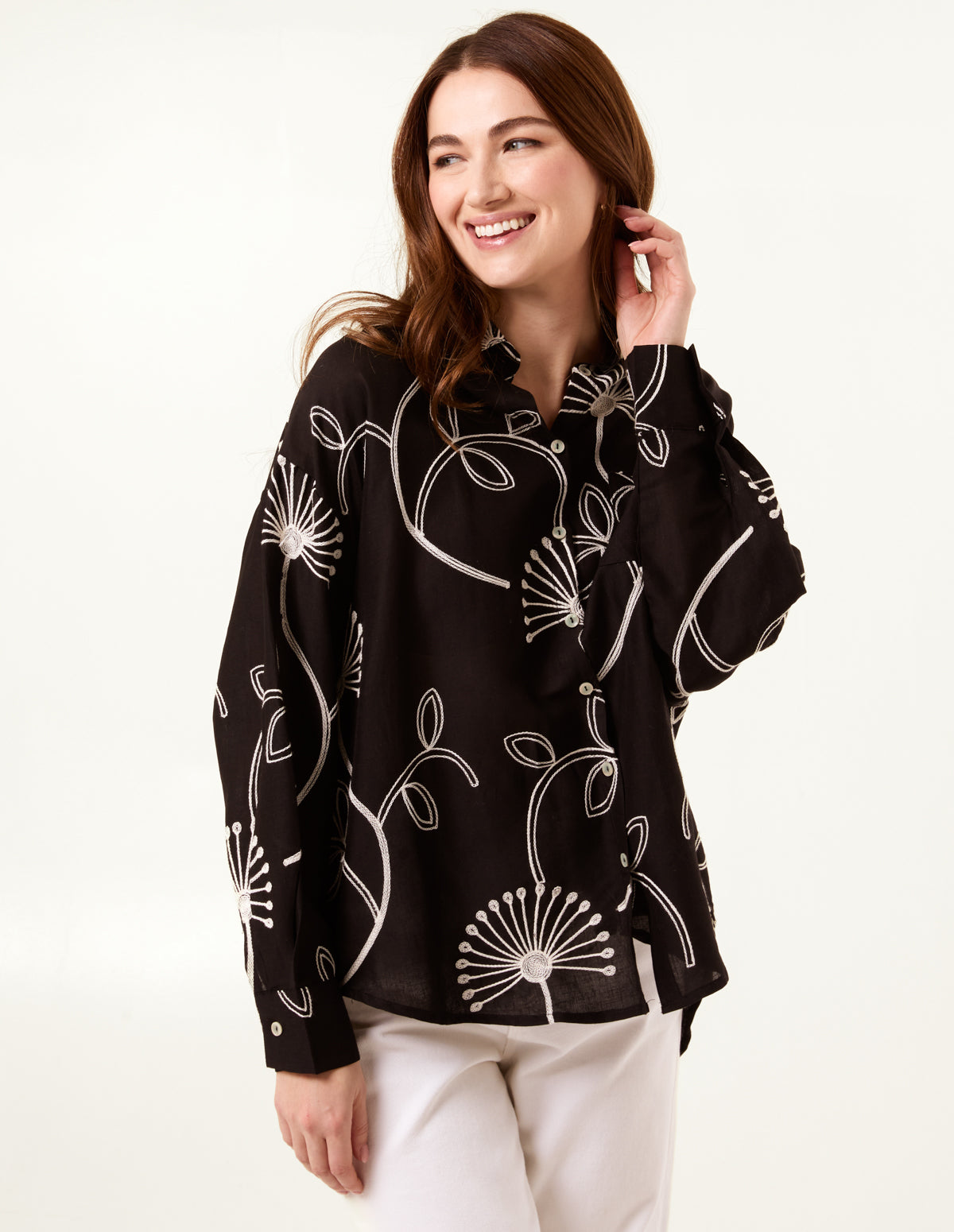 Embroidered Buttoned Shirt - M/L / BLACK